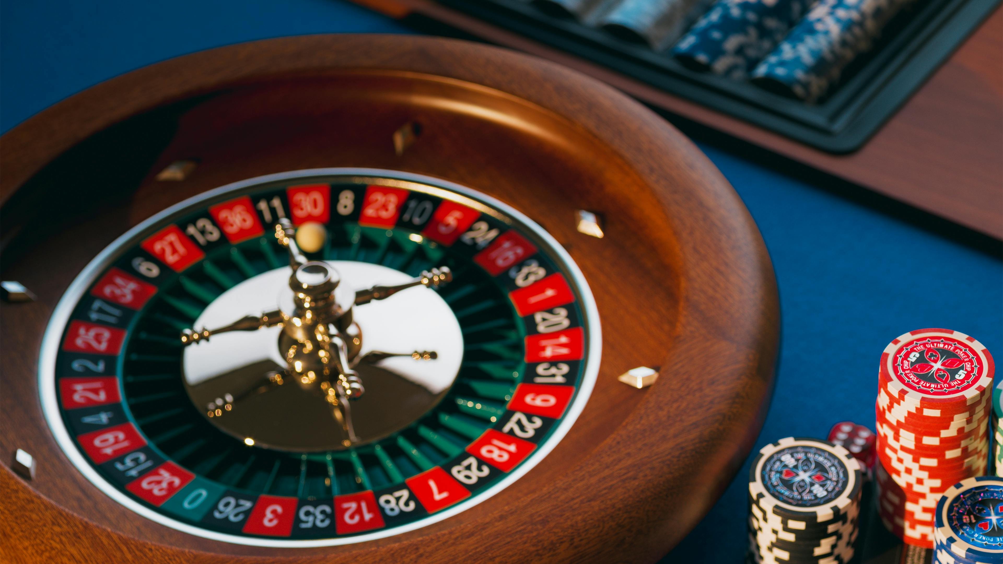 Privasi data dan kontrol akses akun